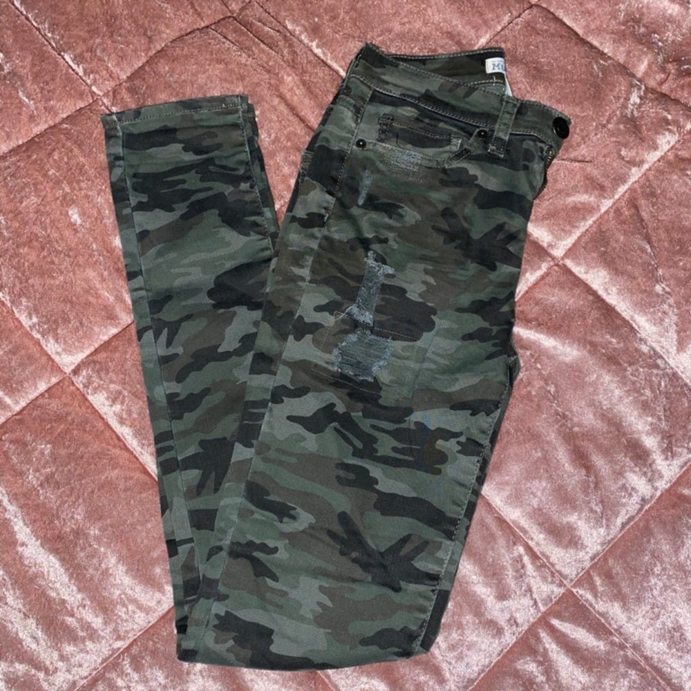 NWOT Distressed Camo Skinny Jeans